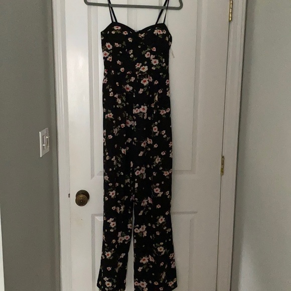 Jumpsuit from Ruby & Jenna sz small NWT - Picture 1 of 5